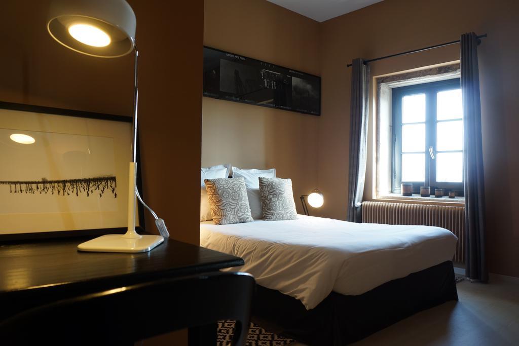 Hotel Courtille De Solutre Ruang foto