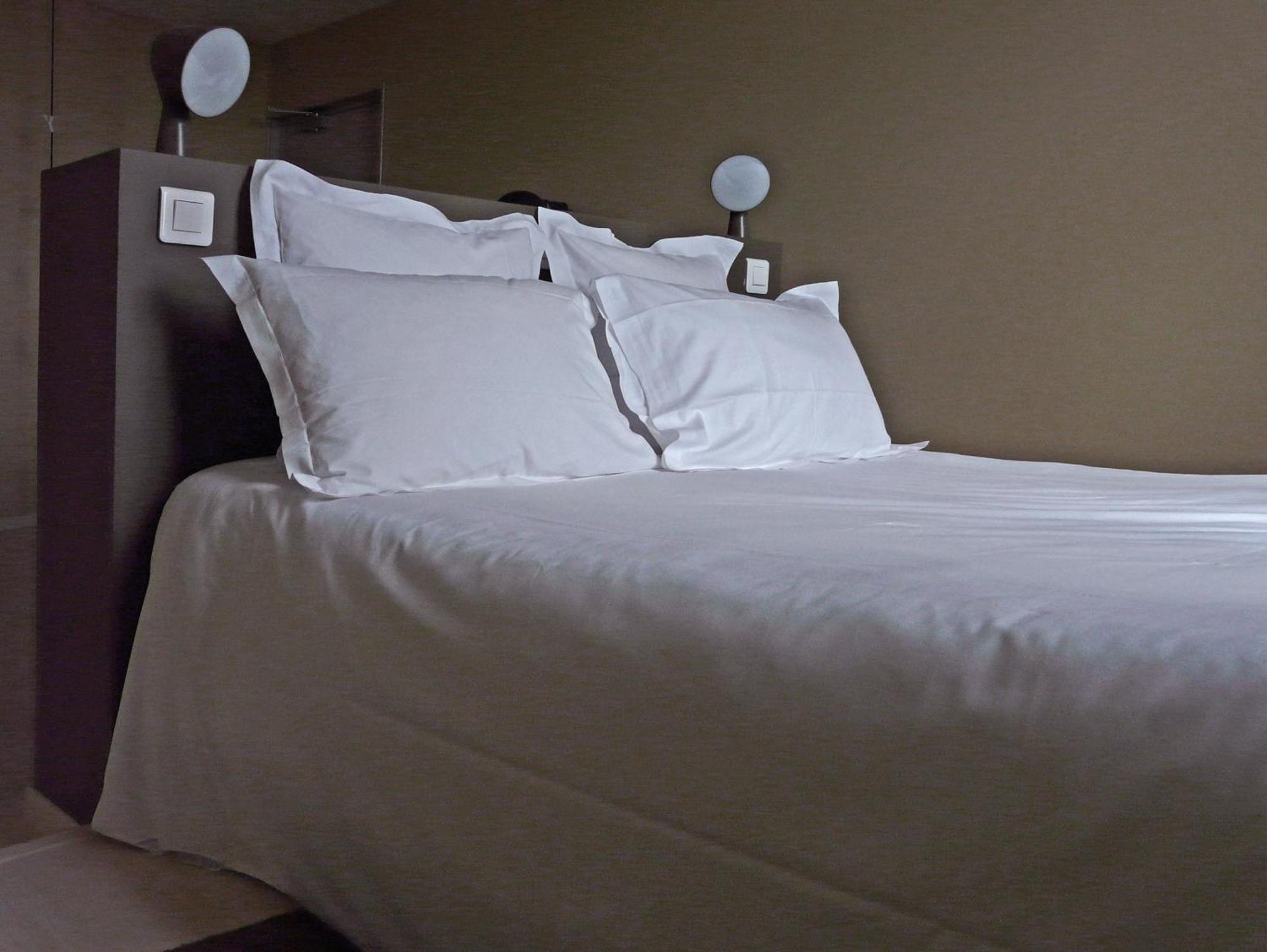 Hotel Courtille De Solutre Bagian luar foto