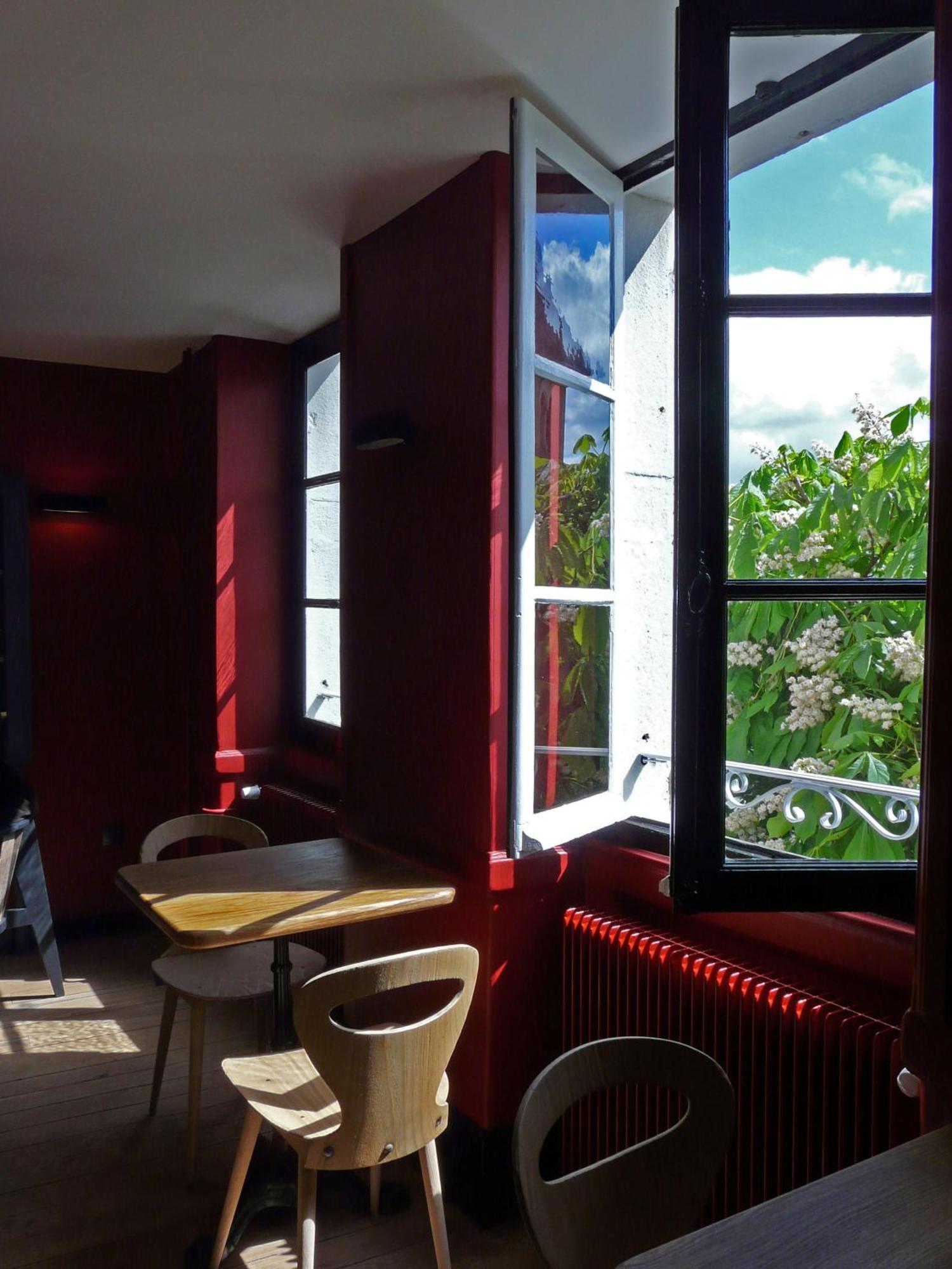 Hotel Courtille De Solutre Bagian luar foto